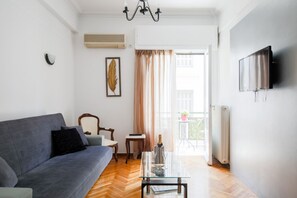 TV - Athenaeum Boutique Residence 100m to Acropolis Museum (Athina)