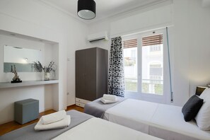 2 habitaciones, tabla de planchar con plancha, wifi y ropa de cama 