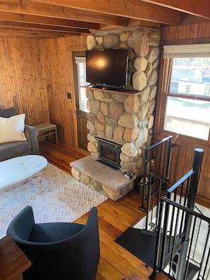 Smart-TV, peis og DVD-spiller