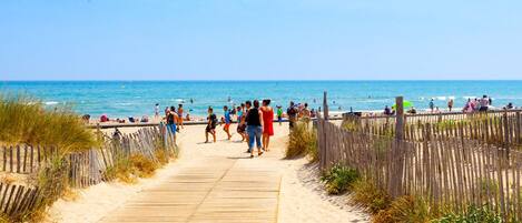 Beach nearby, sun-loungers