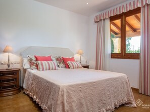 3 Schlafzimmer, Bügeleisen/Bügelbrett, Internetzugang, Bettwäsche