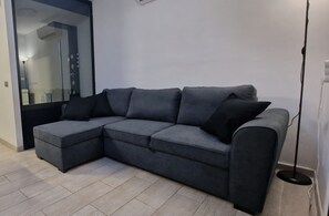 Smart-TV, Tischfußball, Stereoanlage