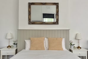 Comfort-Studiosuite | Bügeleisen/Bügelbrett, kostenloses WLAN, Bettwäsche