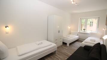 3 bedrooms, free WiFi, bed sheets