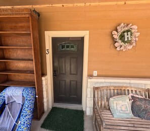 المنطقة المحيطة بالمنشأة