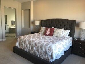 3 bedrooms, desk, iron/ironing board, free WiFi