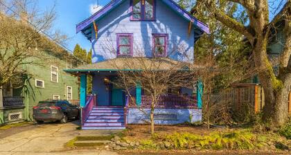 The Magic House - Walk Everywhere!