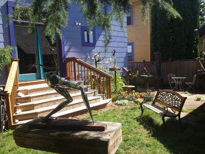 The Magic House, Walk Score 93!