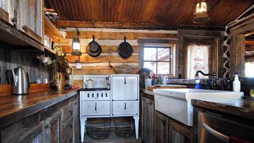 KĂŒhlschrank, Mikrowelle, Ofen, Herdplatte