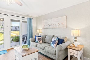 TV connectée, lecteur de DVD, table de tennis de table