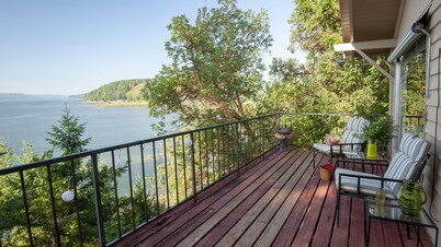 Hamma Hamma Hideout Oysterview House