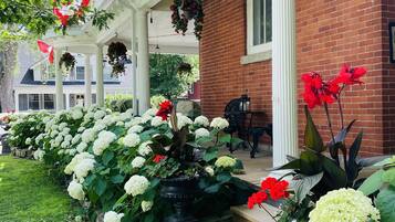 Luksussuite, 2 soverom, ikke-røyk, rom vegg-i-vegg | Hageutsikt