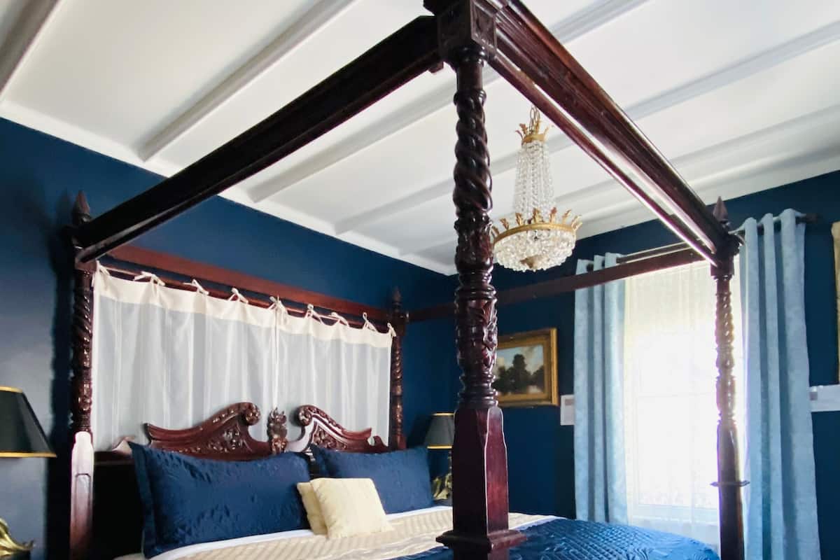 Godfrey, 1 King Bed, Non Smoking | 1 bedroom, Egyptian cotton sheets, premium bedding, pillowtop beds