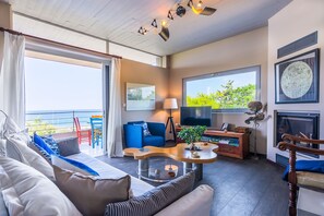 Villa, 3 Bedrooms | Living area | Flat-screen TV