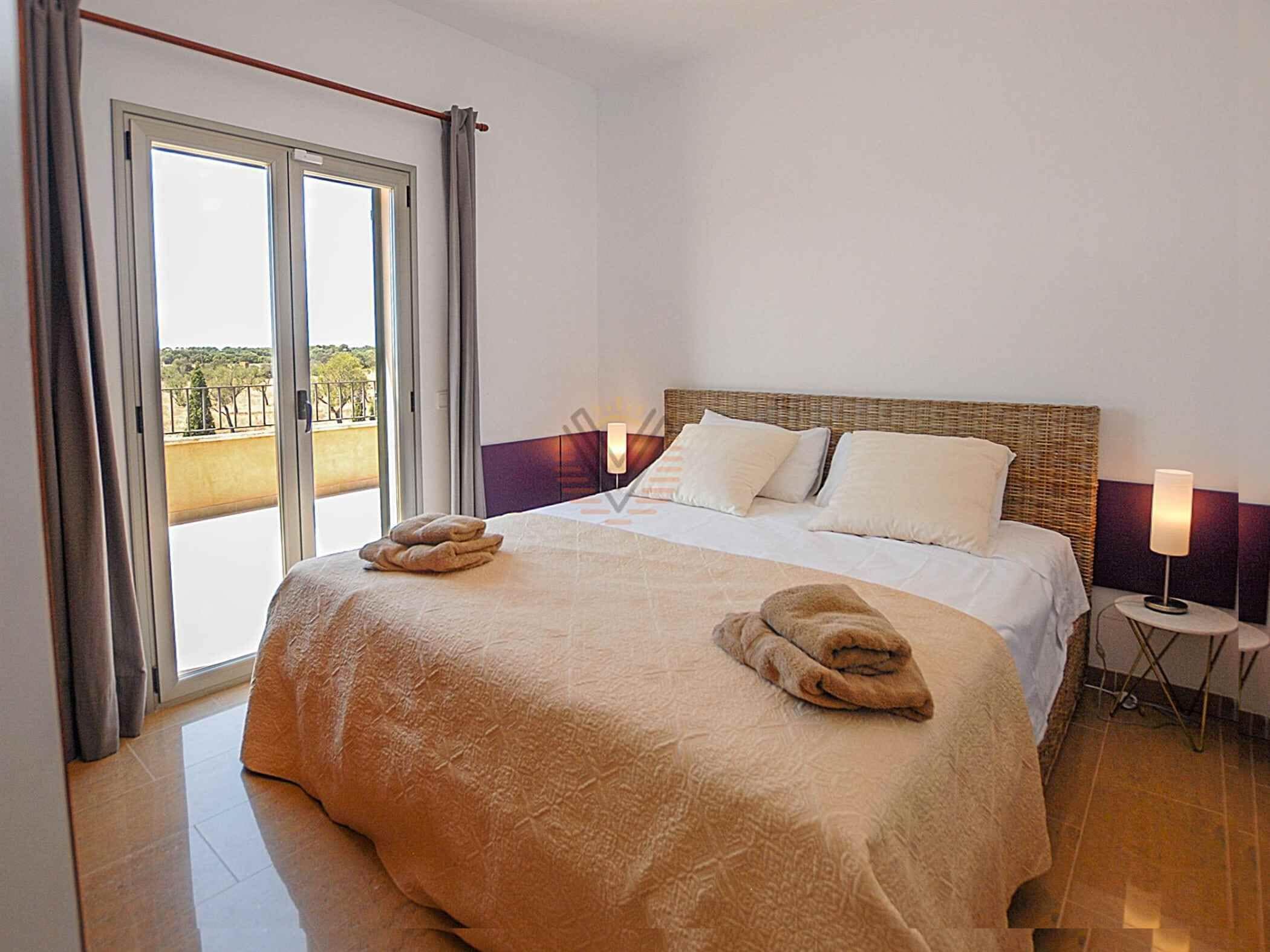 4 dormitorios, tabla de planchar con plancha, Internet y ropa de cama