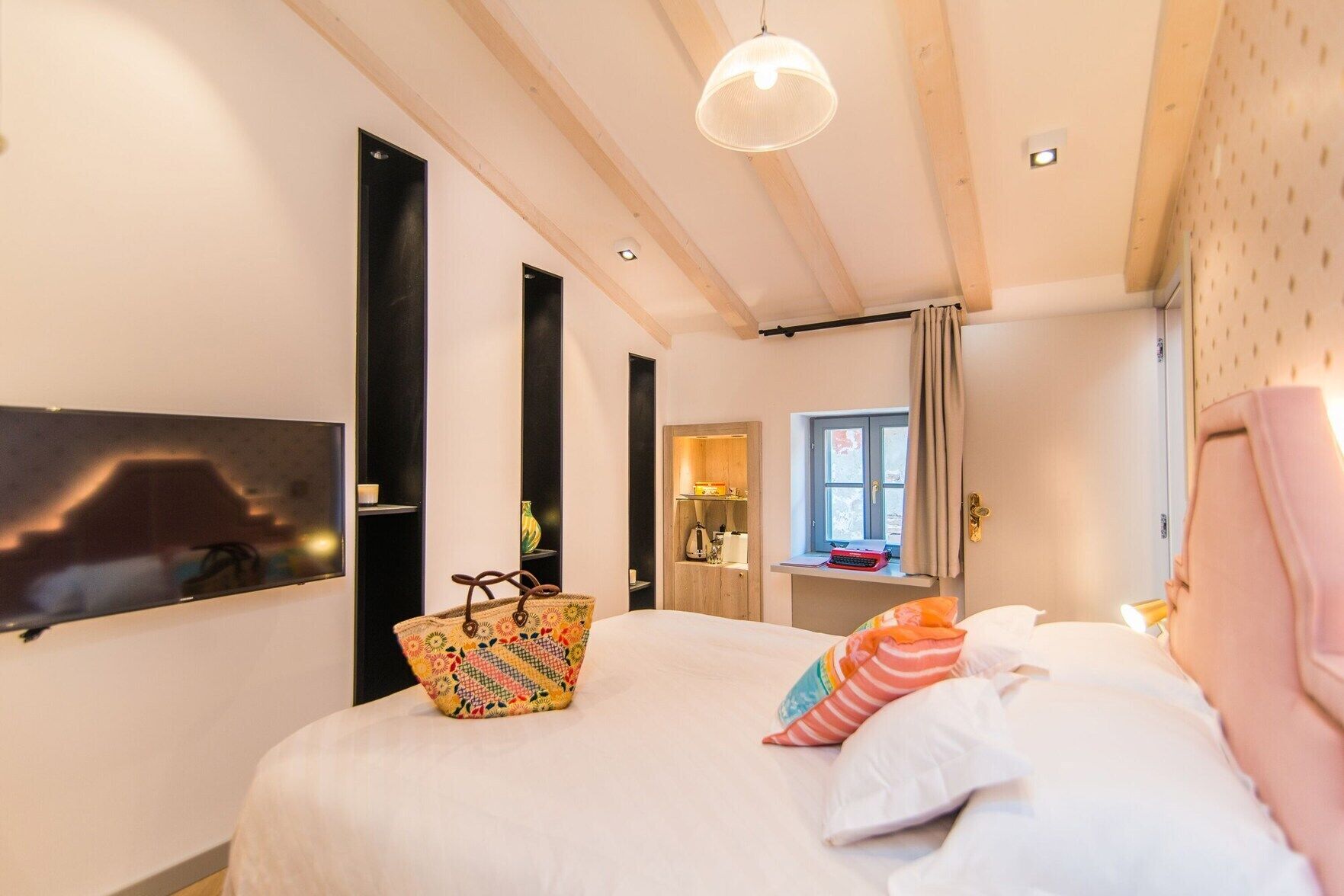 Egyptian cotton sheets, premium bedding, minibar, in-room safe