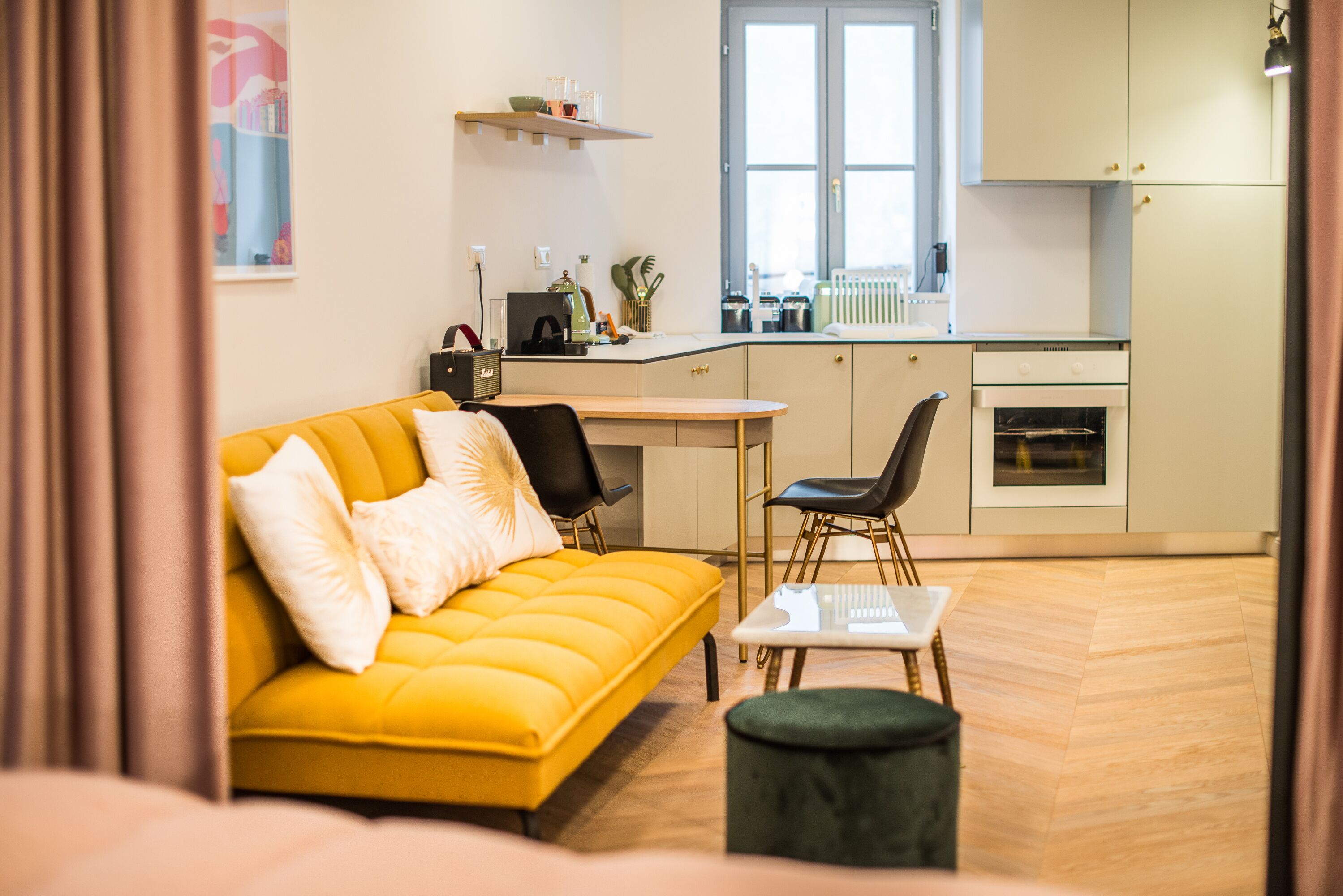 1 bedroom, egyptian cotton sheets, premium bedding, minibar