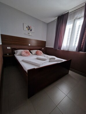 Soundproofing, free WiFi - Hotel Djerdan (Kraljevo)