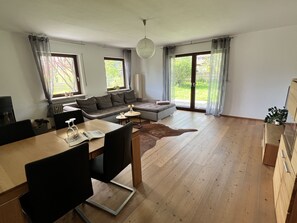 TV - Strohmeyer vacation apartment, 87 sqm, two bedrooms and terrace (Oberaudorf)