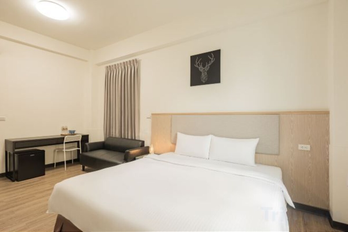 Desk, blackout drapes, WiFi (free), bed sheets