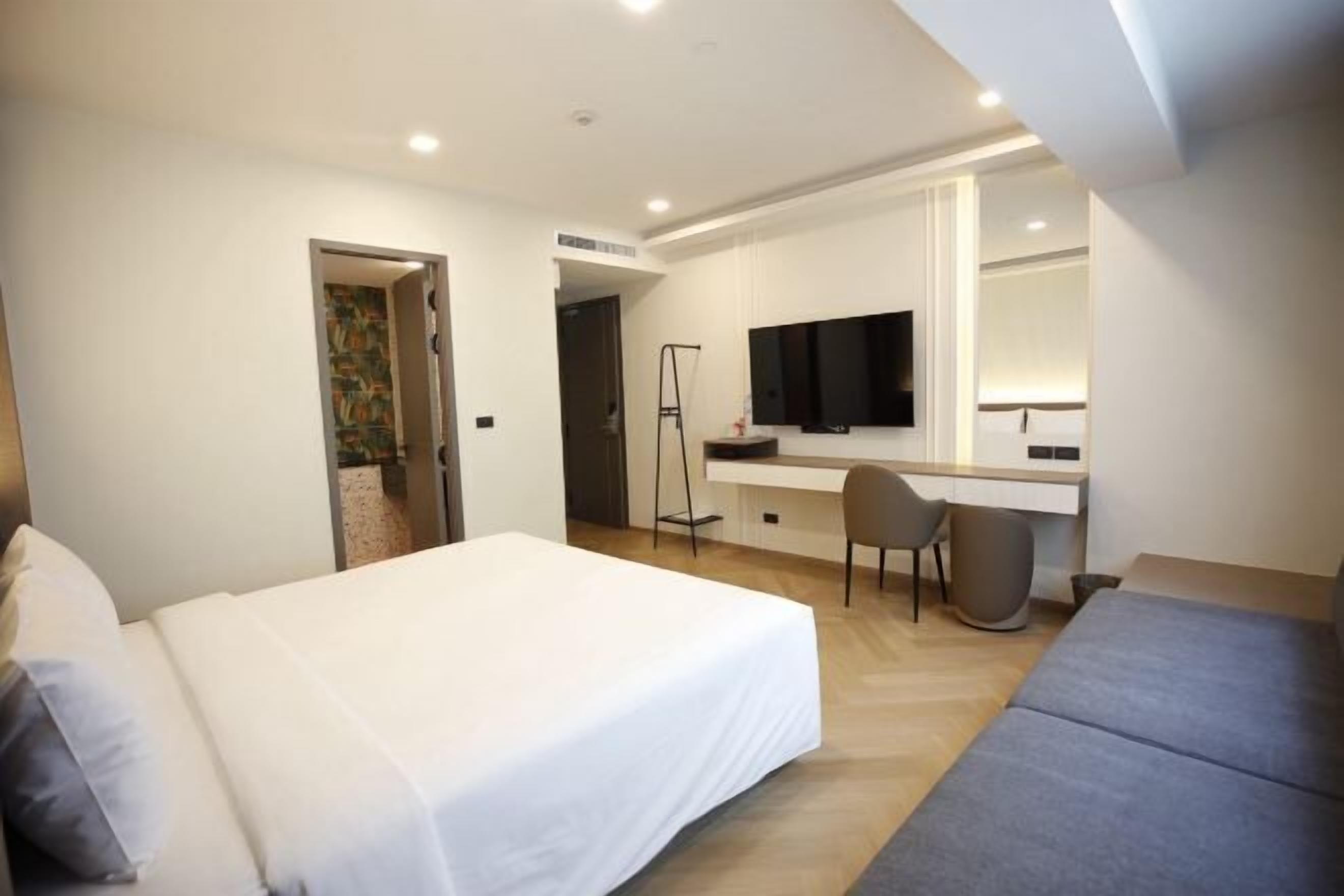 Desk, laptop workspace, blackout drapes, free WiFi