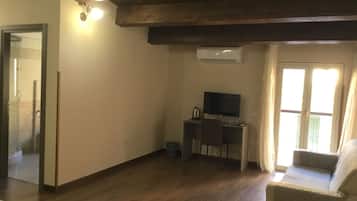 Deluxe-Dreibettzimmer, Balkon | Ausblick vom Zimmer