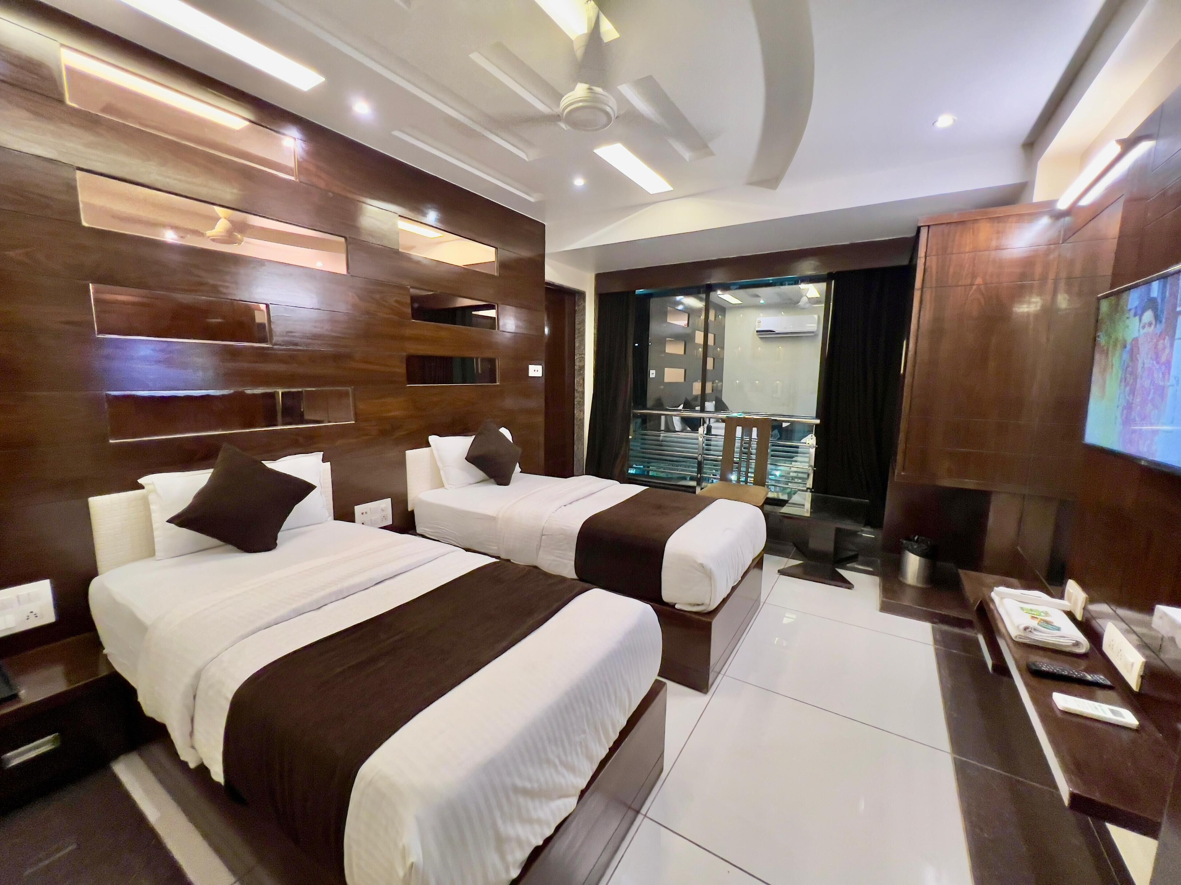 Royal Room | Free WiFi, bed sheets