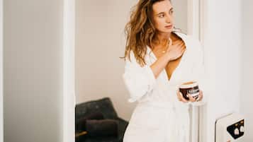 Couples treatment rooms, body treatments, deep-tissue massages