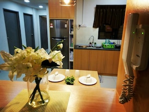 Apartament, 3 dormitoris | Cuina privada | Frigorífic gran, microones, forn i placa de cuina