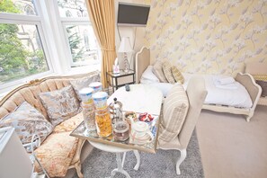 1 dormitorio, ropa de cama de alta calidad, decoración individual