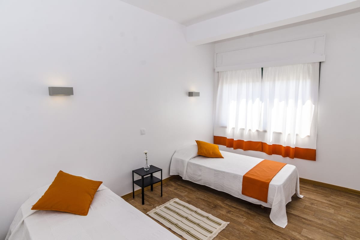 Individually decorated, desk, free WiFi, bed sheets