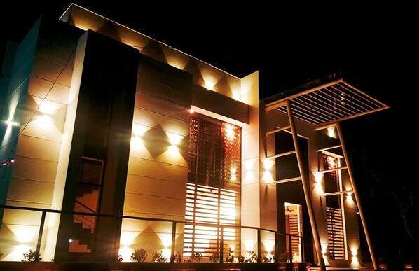 Exterior - Nethmini Regency (Siyambalanduwa)