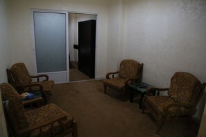 Neljän hengen huone, 2 makuuhuonetta | Pimennysverhot, äänieristys, silitysrauta/-lauta, ilmainen Wi-Fi