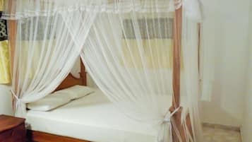 Comfort Twin Room, 1 Double Bed, Non Smoking | 3 bedrooms, soundproofing, free WiFi, bed sheets