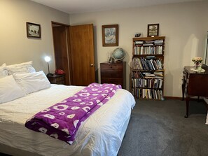 4 Schlafzimmer, Schreibtisch, BĂŒgeleisen/BĂŒgelbrett, Reisekinderbett