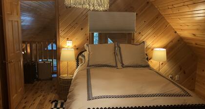 Acadia Long Pond Waterfront Cottage on lake- private dock kayak hot tub Sleeps 6