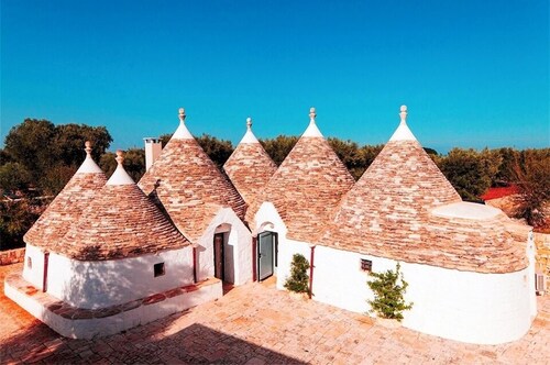 Trulli mit Swimmingpool, nah an Sandstränden und Golfplätzen