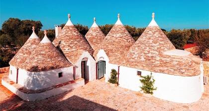 Trulli mit Swimmingpool, nah an Sandstränden und Golfplätzen