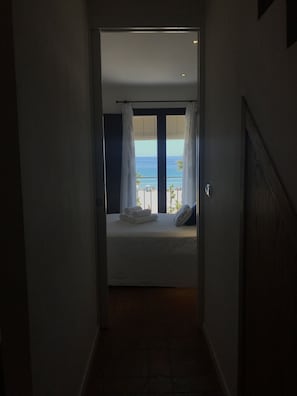 2 bedrooms, soundproofing, iron/ironing board, free WiFi