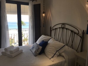 2 bedrooms, soundproofing, iron/ironing board, free WiFi