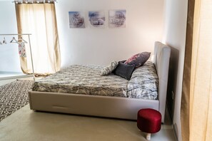 Desk, soundproofing, bed sheets, wheelchair access