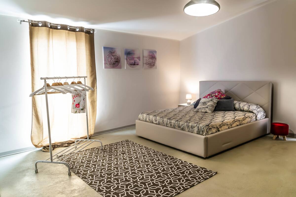 Desk, soundproofing, bed sheets, wheelchair access