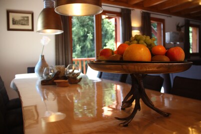 Luxury detached 12-person chalet, few steps from the slopes in heart Alpe d'Huez