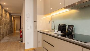 Fridge, microwave, coffee/tea maker, electric kettle