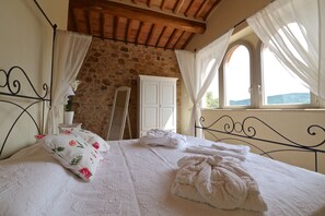 5 Schlafzimmer, Bügeleisen/Bügelbrett, Reisekinderbett, WLAN