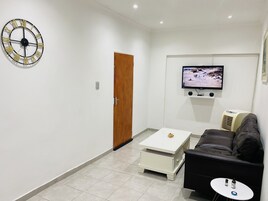 Televisión LCD 32 pulgadas con canales de televisión vía satélite