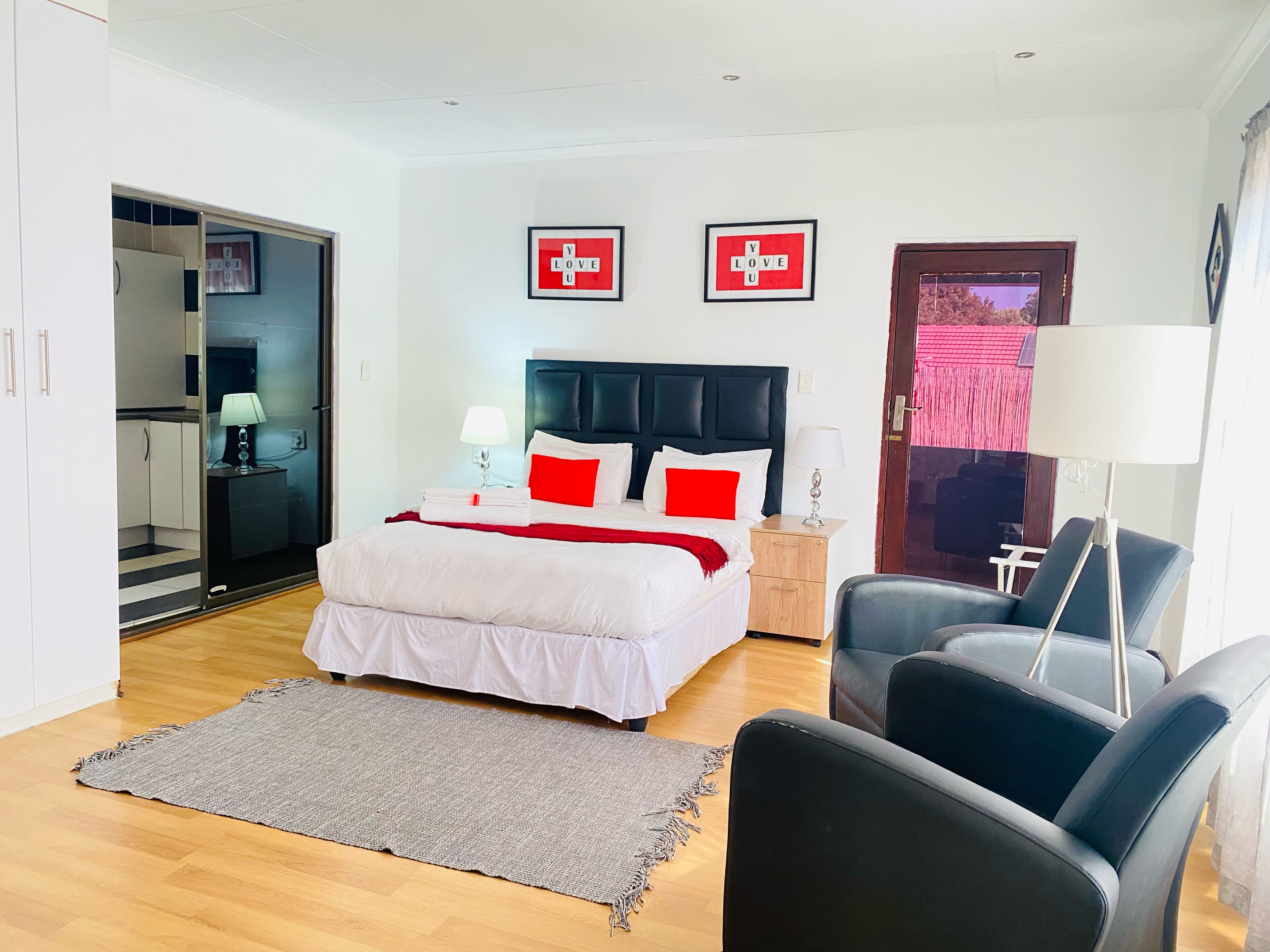 Deluxe-Doppelzimmer, 1 Queen-Bett, Badewanne, Executive-Etage | 1 Schlafzimmer, Bettwäsche aus ägyptischer Baumwolle