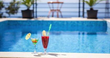 House with heated pool, terrace with sea view, 2 bedrooms, quiet location