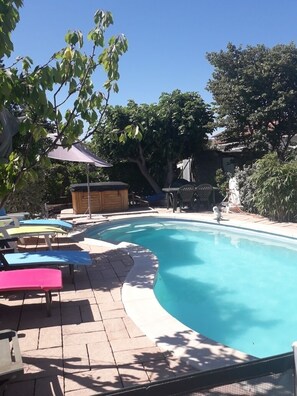 Outdoor pool - Provence Bungalow Family 3 Rooms Swimming pool sharing 1h00 8km from Avignon (Morières-Lès-Avignon)