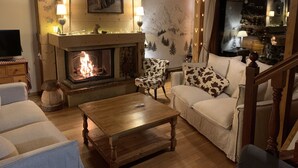 Smart TV, fireplace, books - 4 **** CHALET WITH TOURISM CLASSIFICATION  (Les Angles)